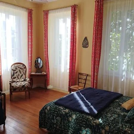 La Burthe Apartment *